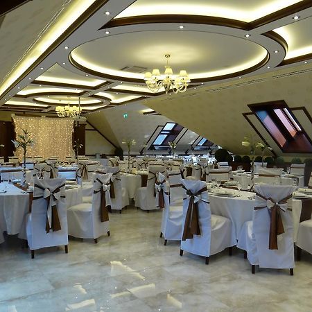 Centrum Hotel เดเบรตเซน ภายนอก รูปภาพ
